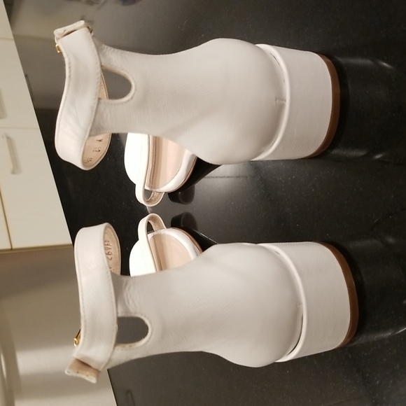 💕STUART WEITZMAN💕 Low Block Heel Leather Sandals White 8.5 Comfortable All Day - Picture 5 of 12